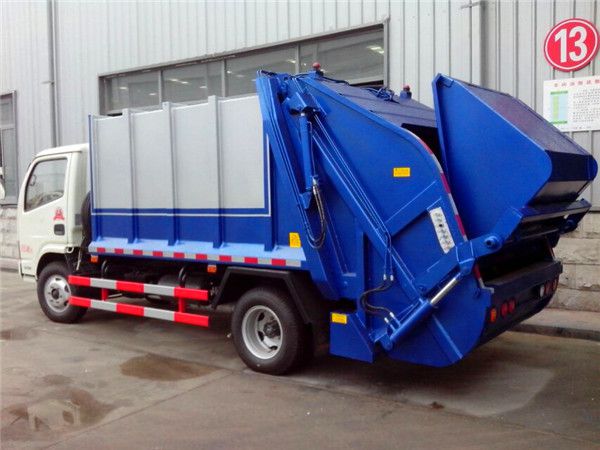 環(huán)衛(wèi)垃圾車運(yùn)輸過(guò)程工人最怕漏水應(yīng)該怎么解決呢?