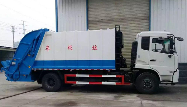 環(huán)衛(wèi)垃圾車運(yùn)輸過(guò)程工人最怕漏水應(yīng)該怎么解決呢?